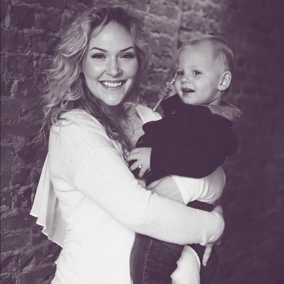 Meet your Posher, Alexandra - Picture 2 of 3